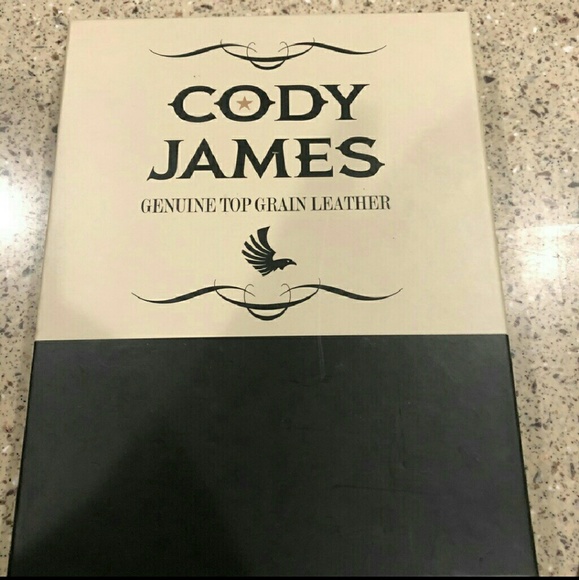 BNIB Rodeo wallet/ & key fob set - Picture 2 of 6